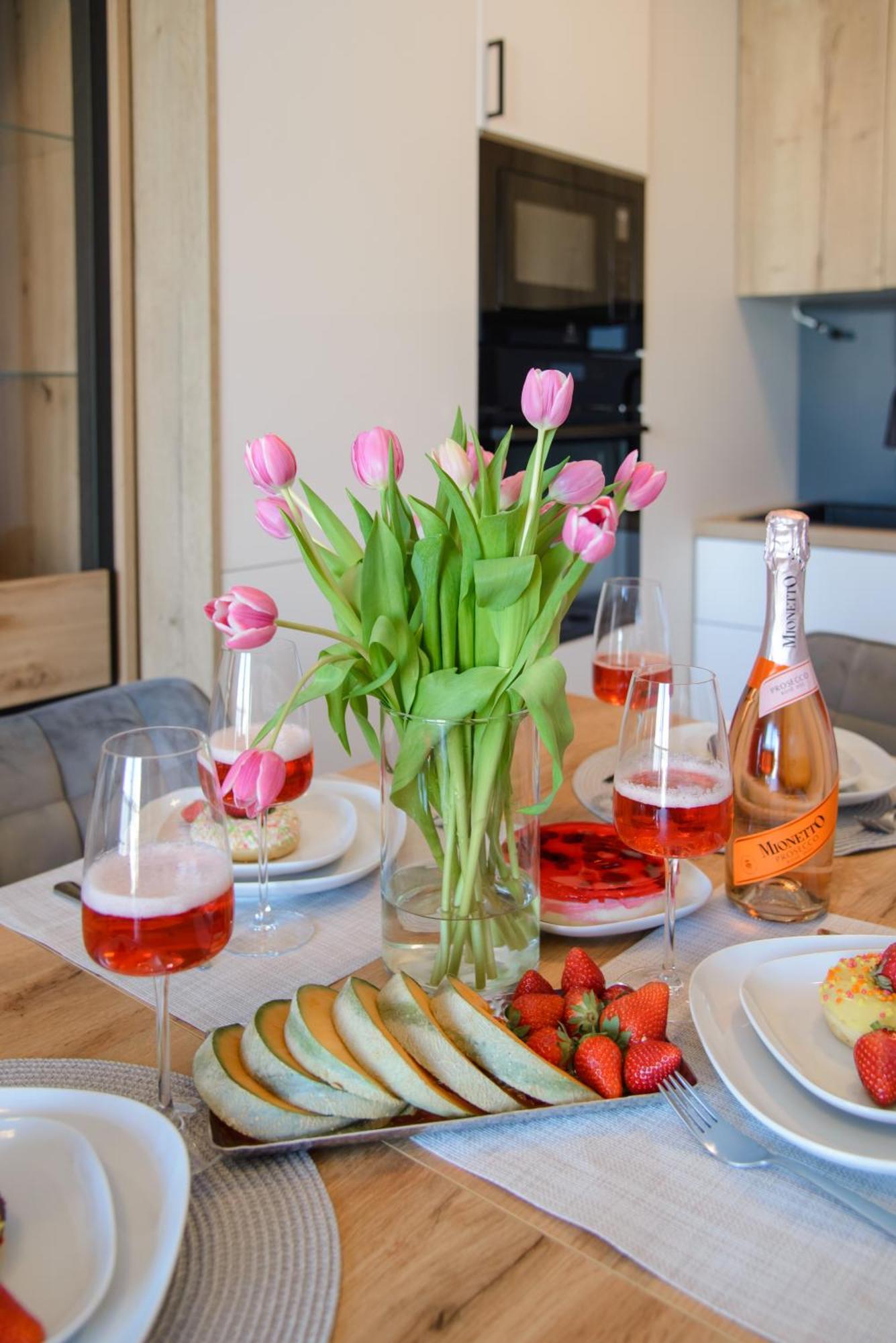 Maya's Flats & 104 - Letnica
